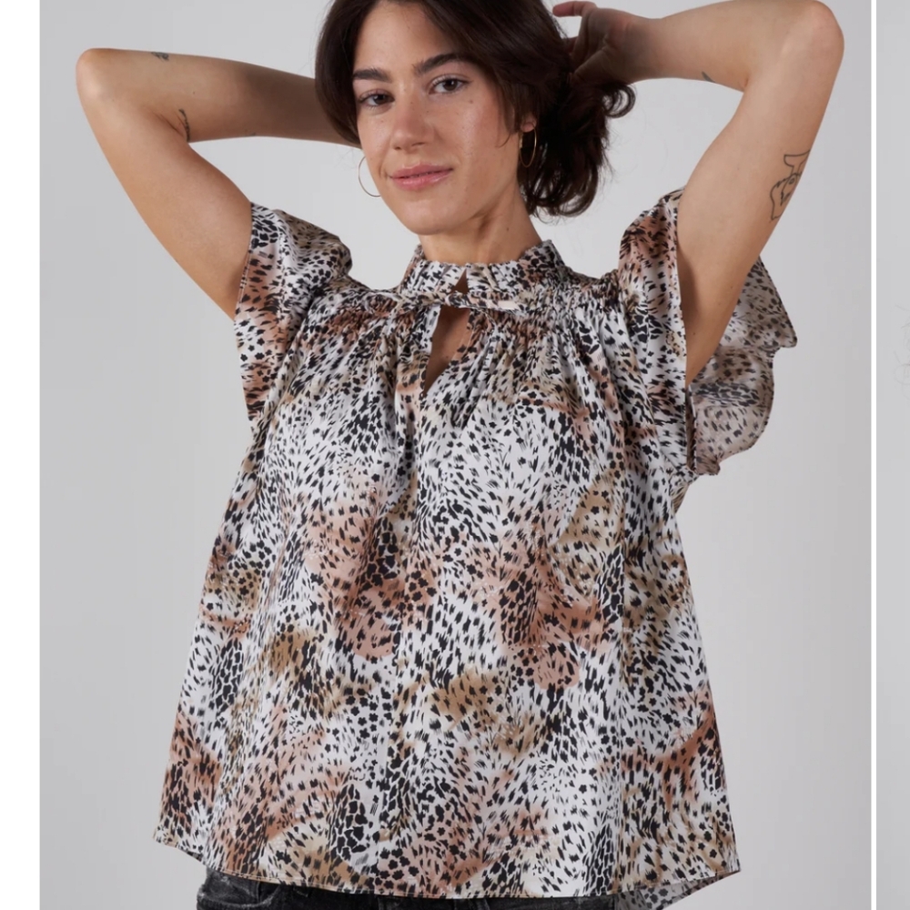 SEA NEW YORK Lana Animal Print Flutter Sleeve Top XS - Picture 3 of 7